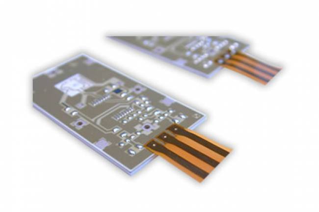 Lötung einer Flexfolie auf einer Aluminiumoxid-Leiterplatte
